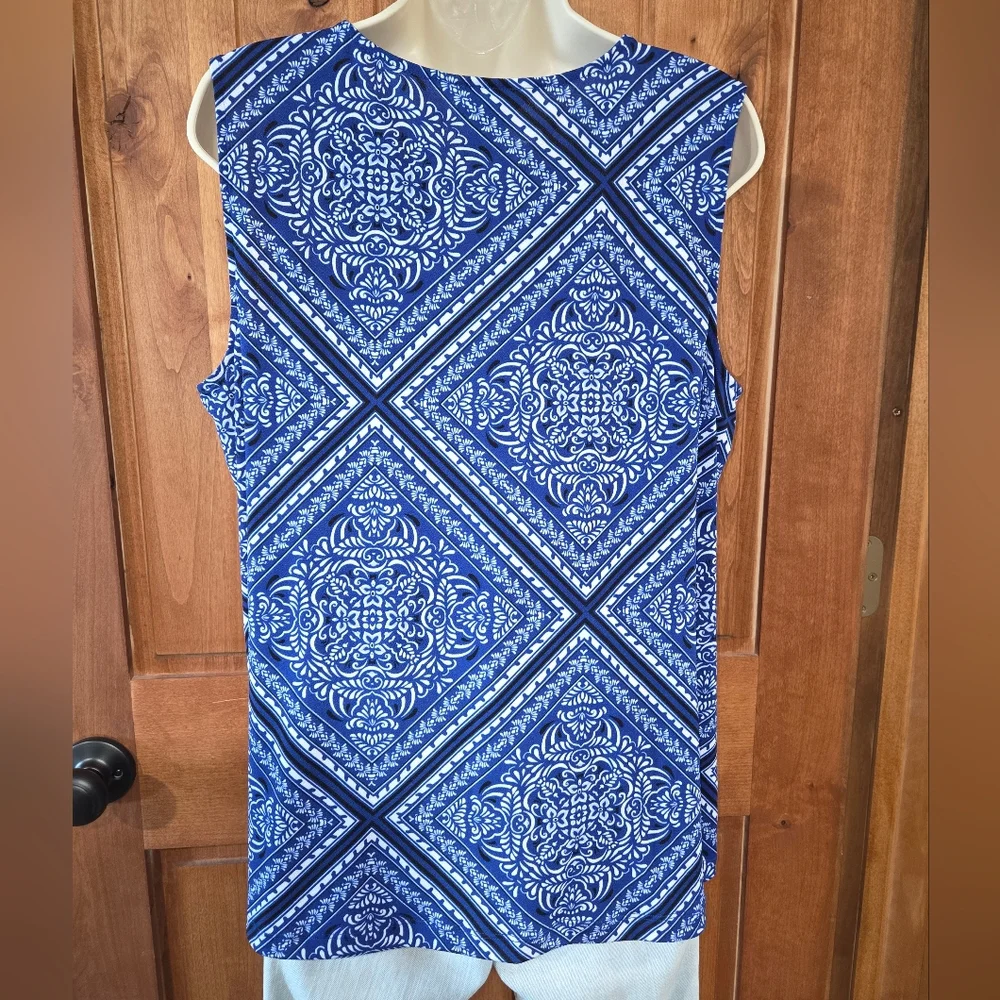 Liz Claiborne Blue‎ and White Patterned Blouse